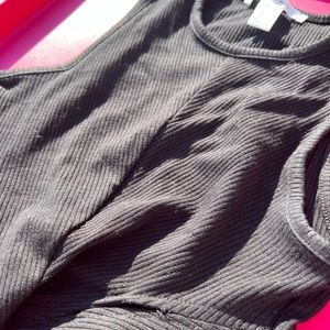 **Moving! EVERYTHING OBO** Black crop tank with twist detail